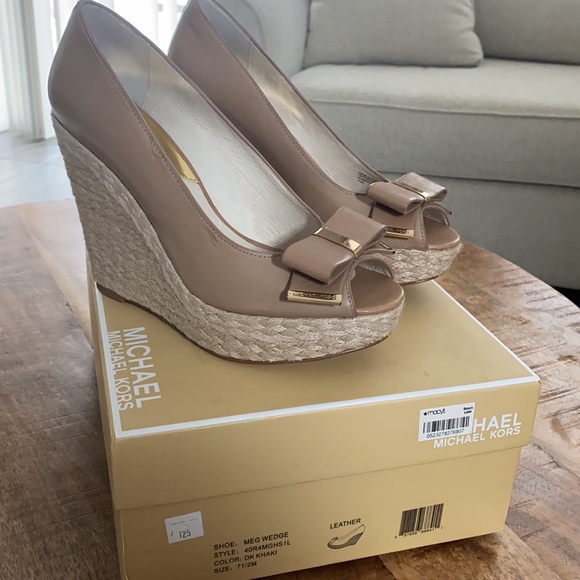 Camel colored wedges - Picture 5 of 5